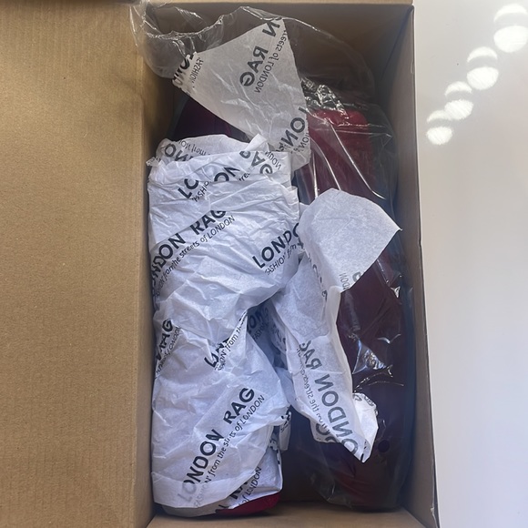 Burgundy Velvet Horsebit Loafers,slip on, slides,flats, size 7,New in Box - Picture 9 of 11